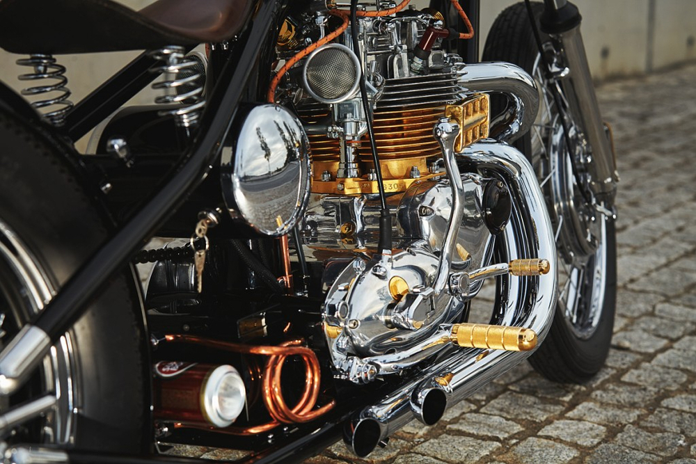 Custom Bike T120R-Bobber Elvira por Rui Bandeira Fotografia