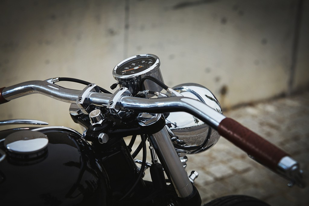 Custom Bike T120R-Bobber Elvira por Rui Bandeira Fotografia