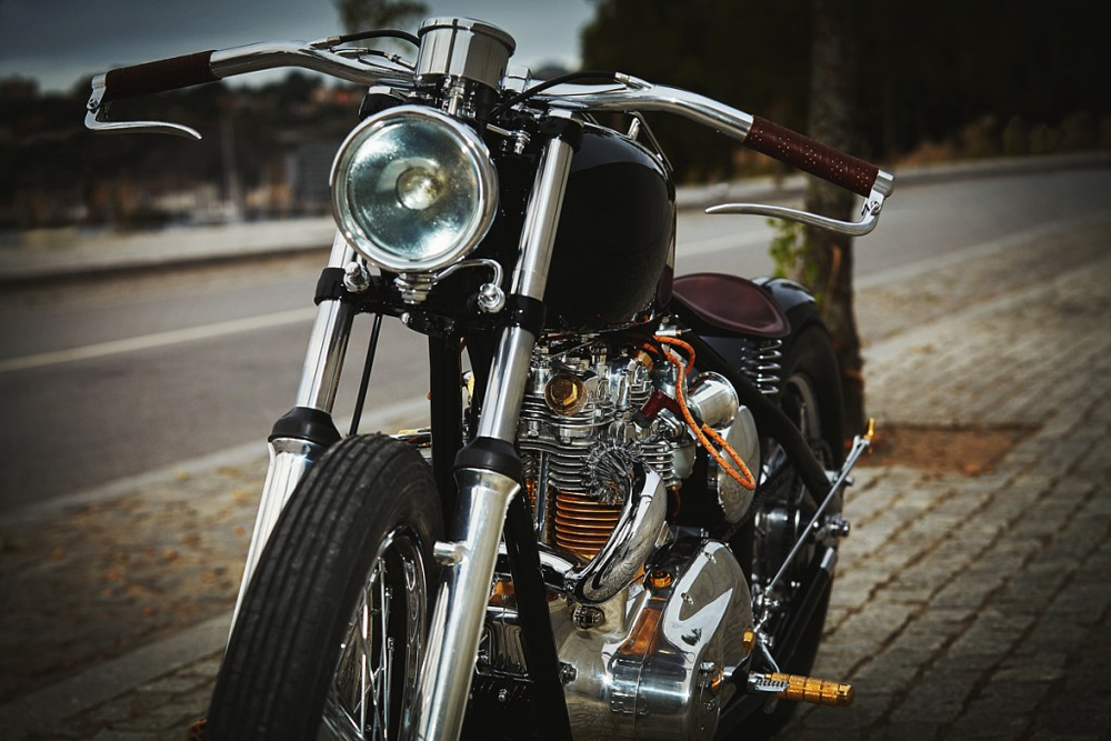 Custom Bike T120R-Bobber Elvira por Rui Bandeira Fotografia