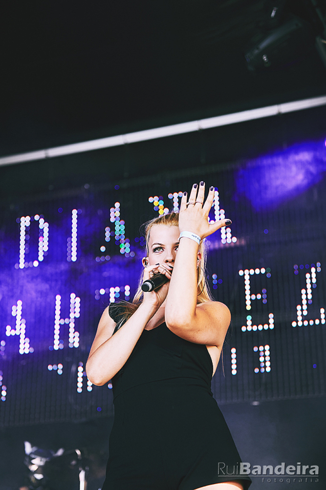 Diana Martinez no terceiro dia  do MEO Mares Vivas 2016 por Rui Bandeira Fotografia
