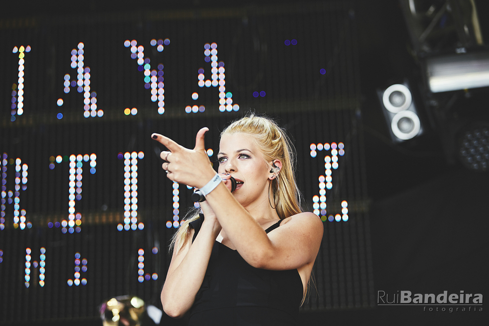 Diana Martinez no terceiro dia  do MEO Mares Vivas 2016 por Rui Bandeira Fotografia