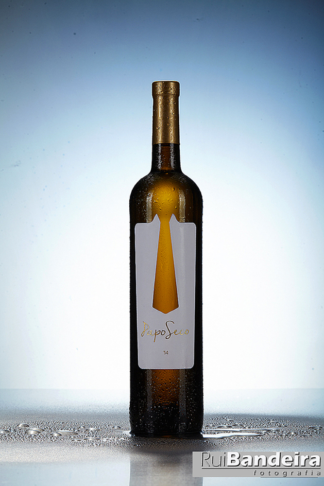 SHOOTING A “PAPO SECO” WINE BOTTLE 8 Garrafa Papo Seco 6 Rui Bandeira Fotografia Fotografia de produto e comercial - Fotografia de concertos SHOOTING A “PAPO SECO” WINE BOTTLE como fiz a imagem garrafa Papo Seco - Rui Bandeira