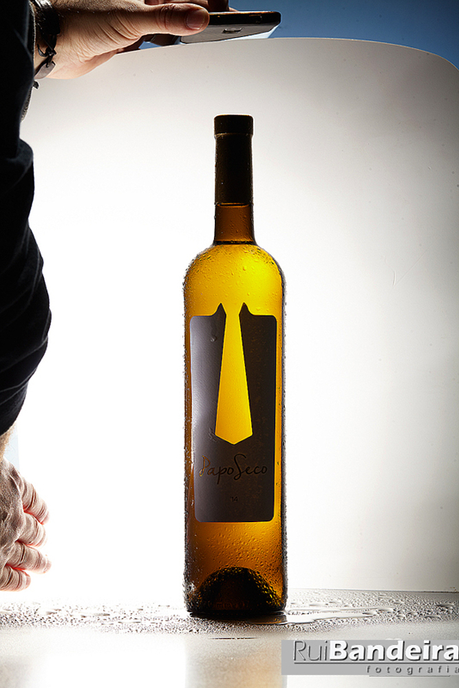 SHOOTING A “PAPO SECO” WINE BOTTLE 10 Garrafa Papo Seco 8 Rui Bandeira Fotografia Fotografia de produto e comercial - Fotografia de concertos SHOOTING A “PAPO SECO” WINE BOTTLE como fiz a imagem garrafa Papo Seco - Rui Bandeira