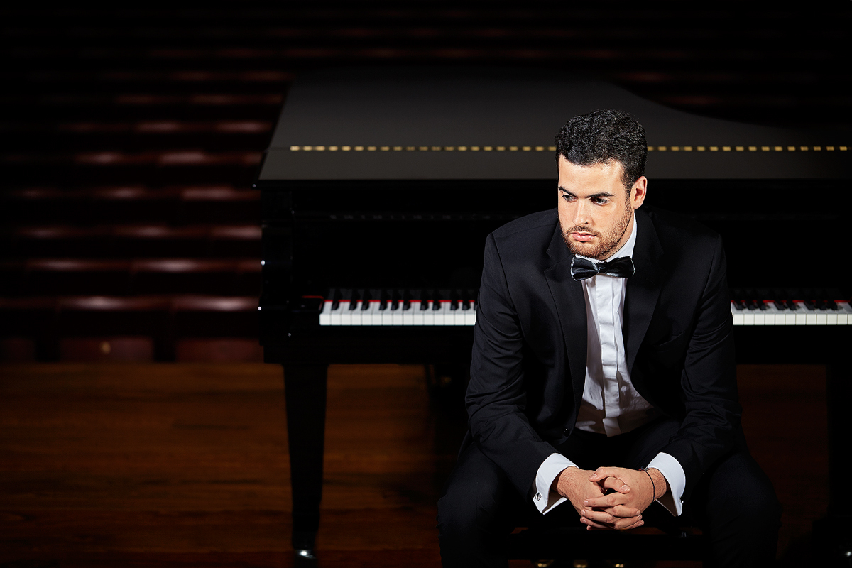 Capa do disco do pianista Luis Costa para a KNS-Classical