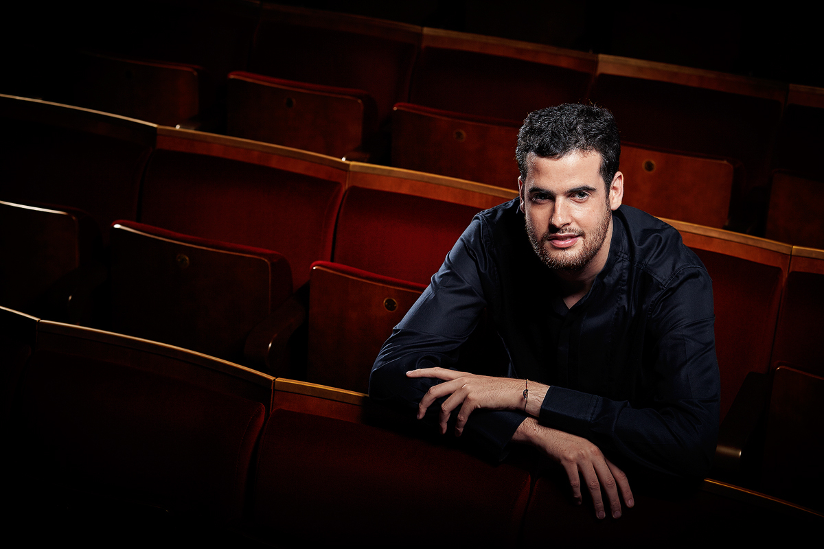 Capa do disco do pianista Luis Costa para a KNS-Classical