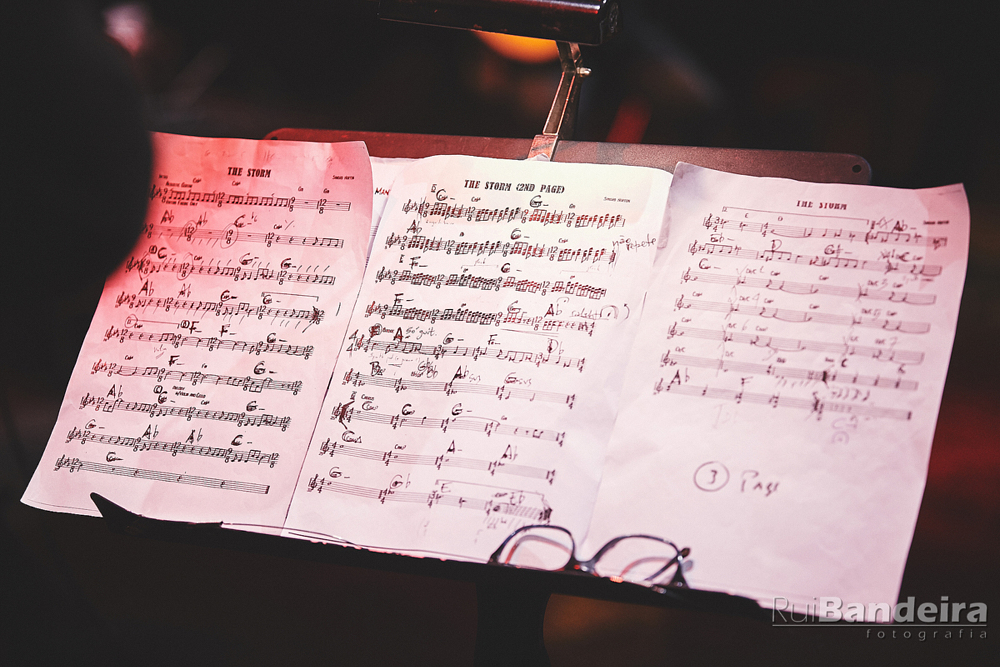 Sandro Norton with Garry Burton no coliseu do Porto 01 Por 1