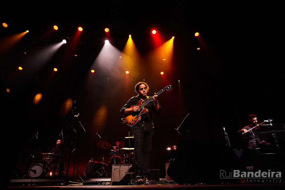 Sandro Norton with Garry Burton no coliseu do Porto 09 Por 1