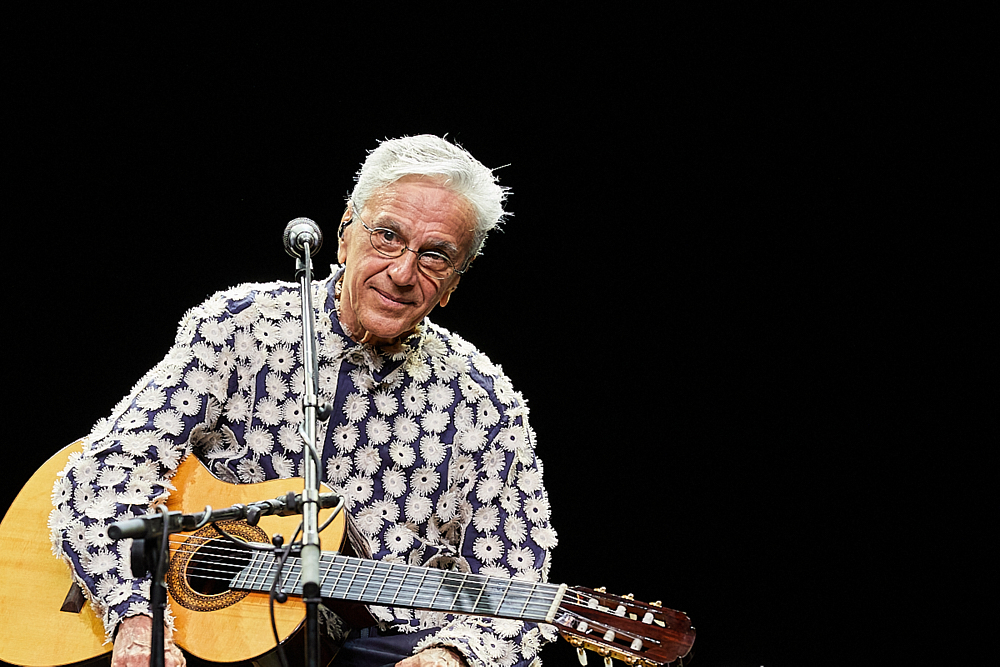 fotografia de concerto para o Caetano Veloso no coliseu de lisboa. concert photography