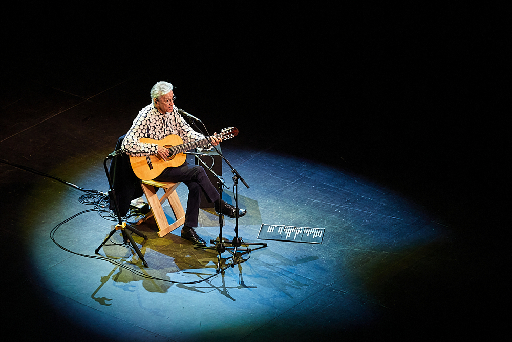 fotografia de concerto para o Caetano Veloso no coliseu de lisboa. concert photography