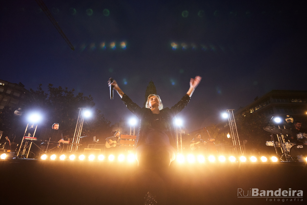 Fotografia de concerto, Caroina Deslandes na AV dos Aliados Porto