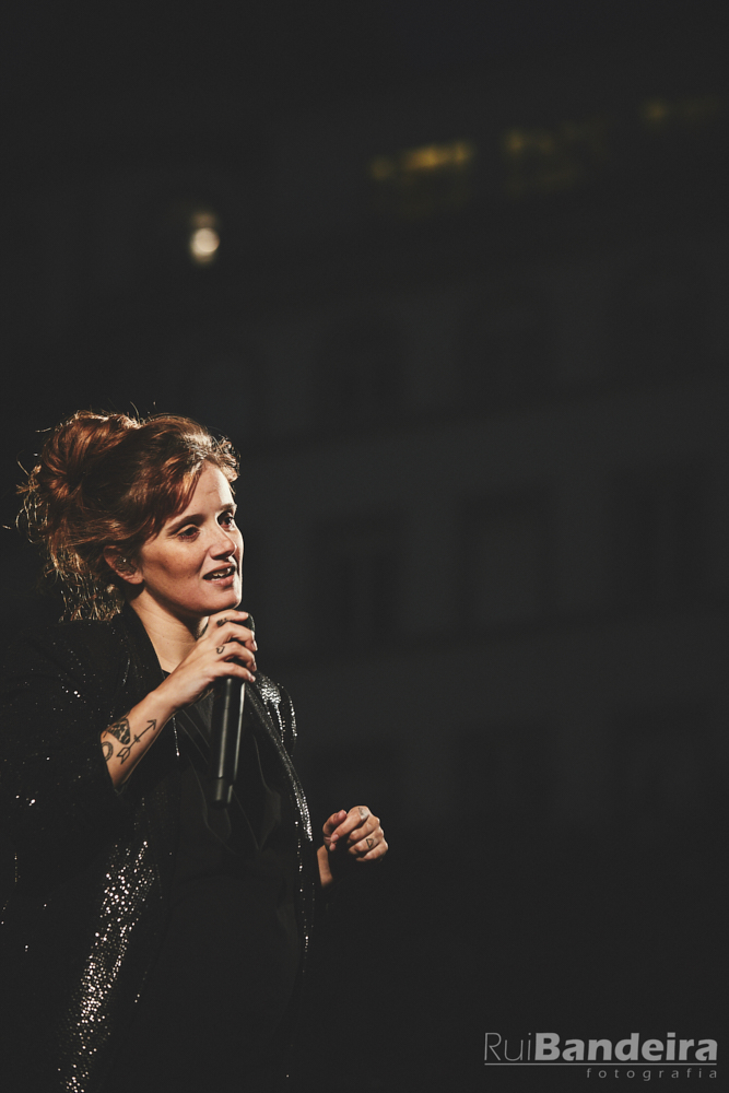 Fotografia de concerto, Caroina Deslandes na AV dos Aliados Porto