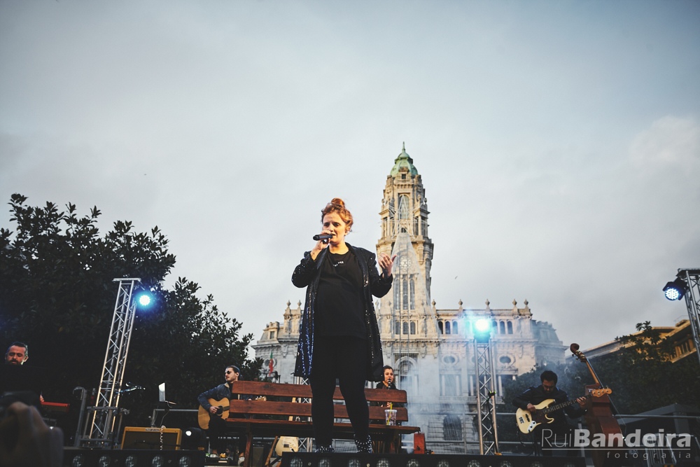 Fotografia de concerto, Caroina Deslandes na AV dos Aliados Porto