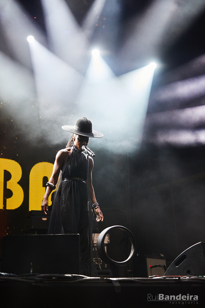 Fotografia de concerto no Festival MEO Mares Vivas por Rui Bandeira Fotografia. Concert photography