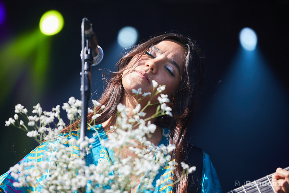 Fotografia de concerto no Festival MEO Mares Vivas por Rui Bandeira Fotografia.
Concert photography
