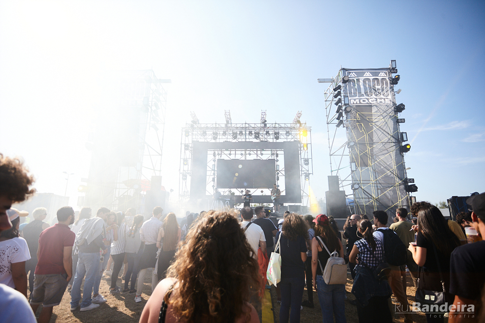 Fotografia de concerto no Festival MEO Mares Vivas por Rui Bandeira Fotografia.
Concert photography