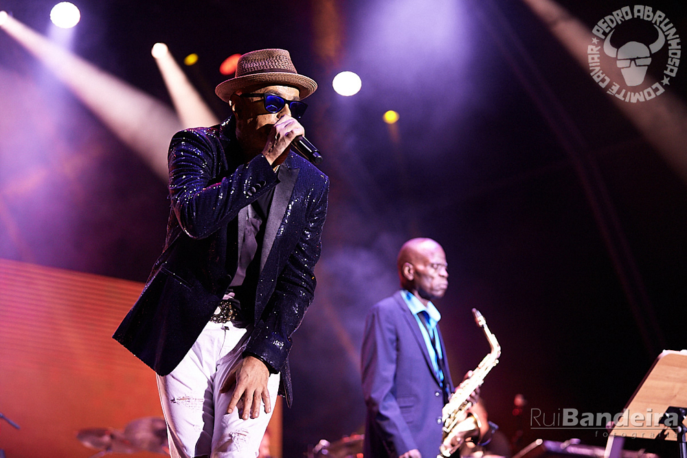 Fotografia de concerto Pedro Abrunhos com Maceo Parker em Guimaraes por Rui Bandeira Fotografia.
Concert photography